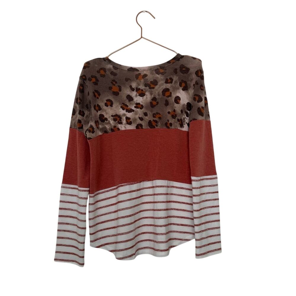 7th Ray Brown and Tan Patterned Top - Picture 3 of 5